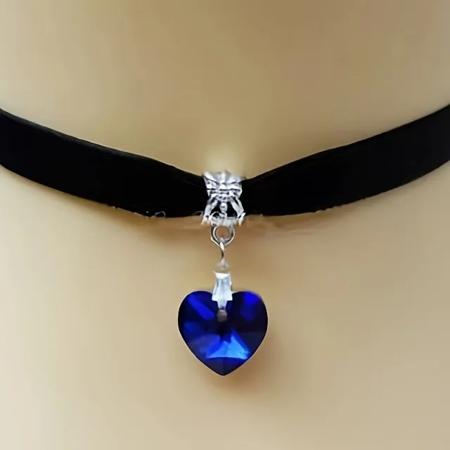 Elegantna žametna choker ogrlica z obeskom srca 2 barvi